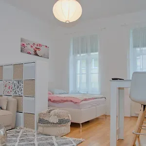 White Lotus Apartment Vienna