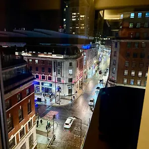 Winner Of 2025 Traveller Award - 2 Double Bed In Heart Of Centre With Netflix & Wifi Apartment Leeds (West Yorkshire)