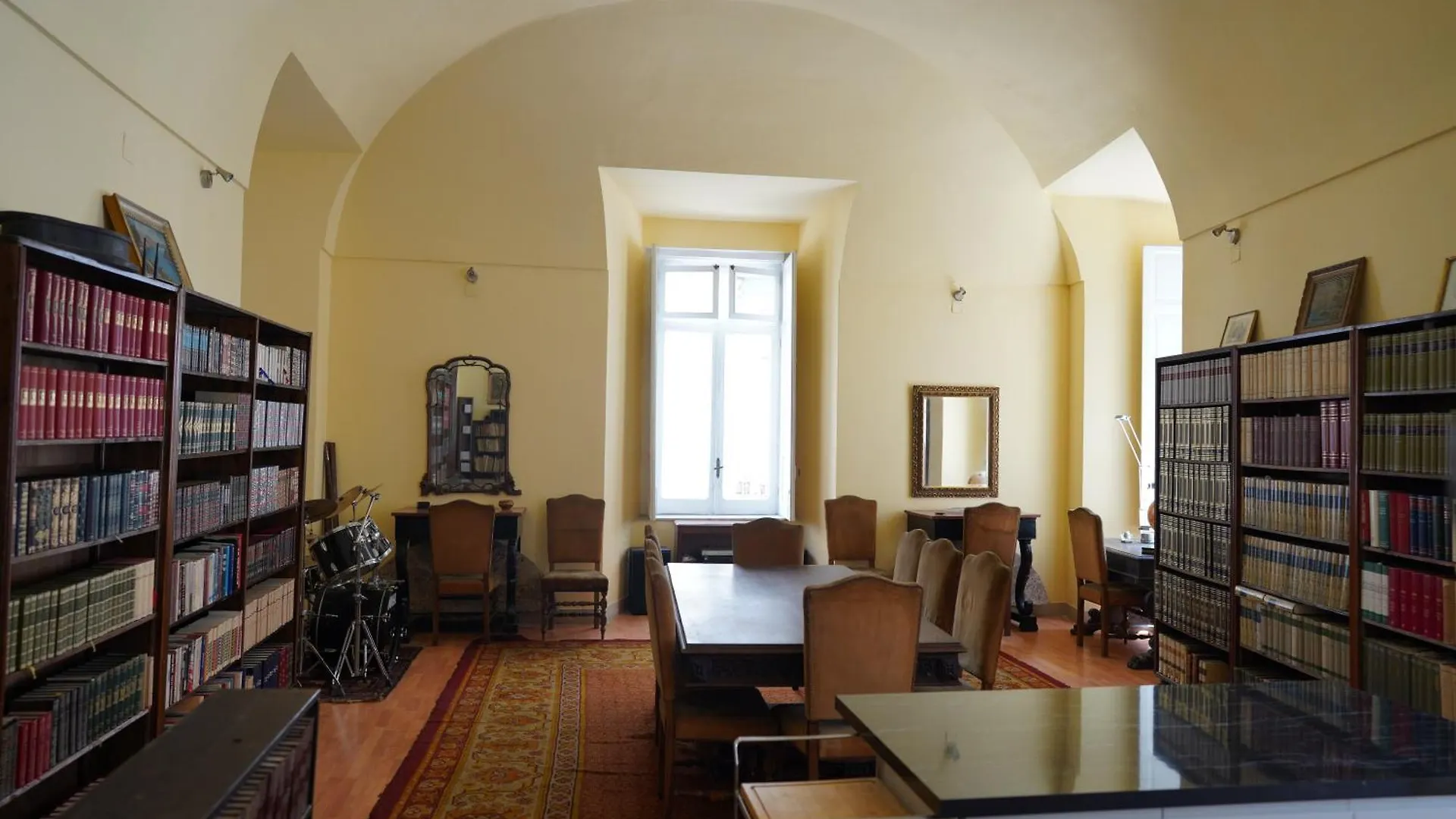 The Saint\'S Library Loft In Historical Palace location