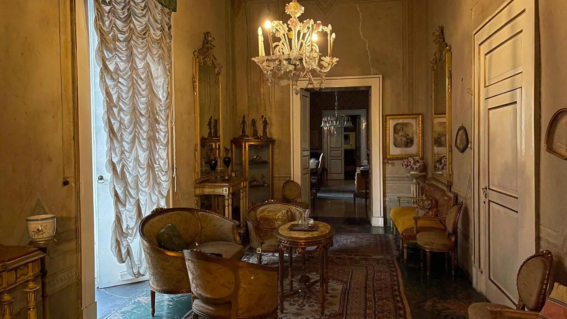 The Saint'S Library Loft In Historical Palace Apartment Naples 0*,  Italy